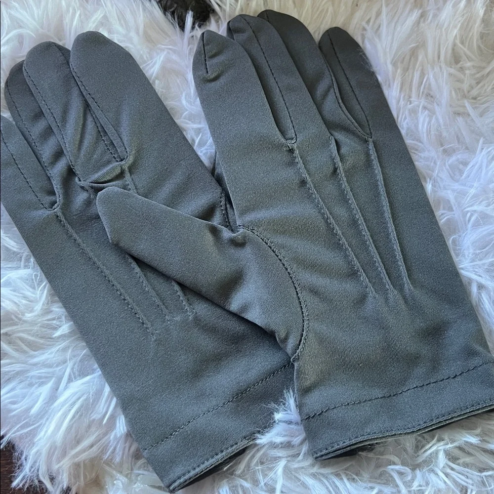 Swarovski Crystal Embellished Grey Gloves NWOT